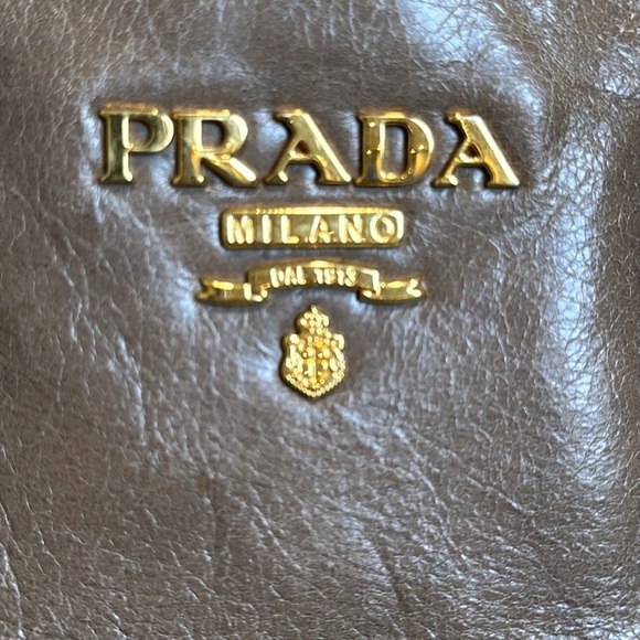 💯 Authentic Prada  Two-way Leather Tote Bag🍀 - Picture 5 of 17